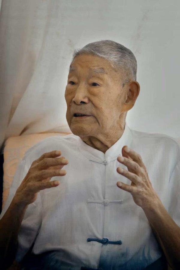 恒力配资 徐光耀：百年人生 一路“凿真”